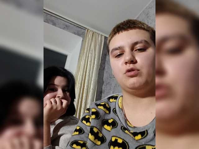 2Lesbians – webcam model profile photo