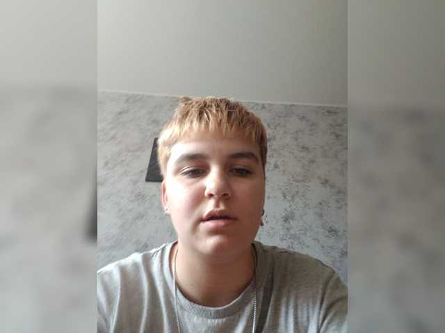 2Lesbians's BongaCams show and profile