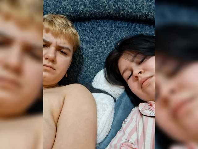 2Lesbians's BongaCams show and profile