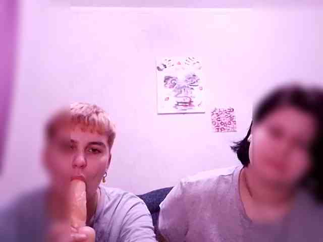 2Lesbians Live Webcam on BongaCams