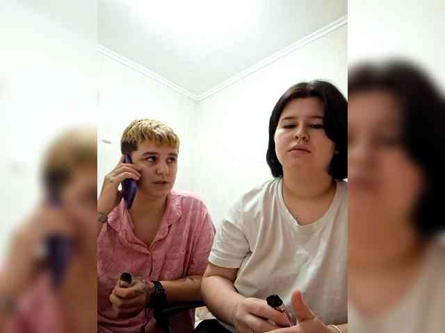2Lesbians webcam