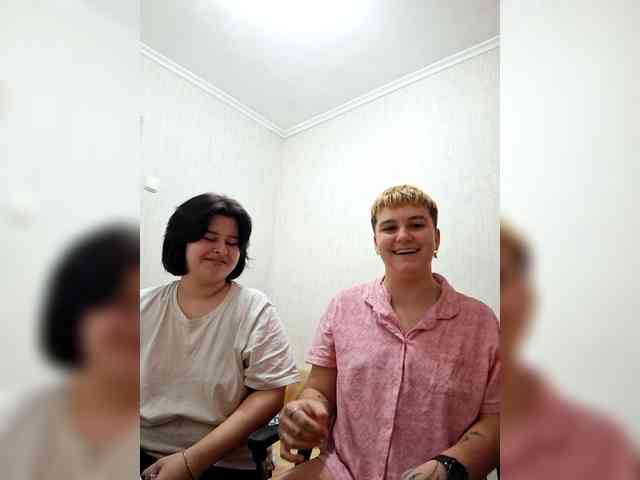 2Lesbians webcam
