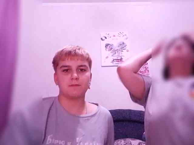 2Lesbians Live Webcam on BongaCams