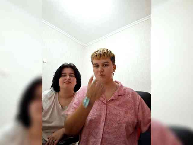 2Lesbians webcam