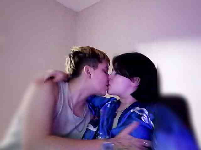 2Lesbians webcam