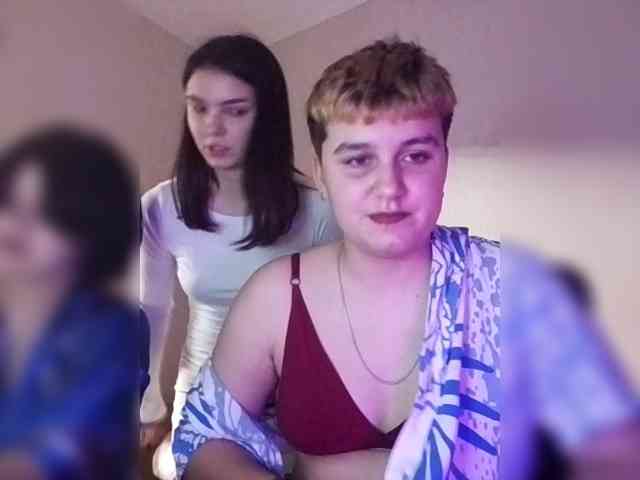 2Lesbians webcam