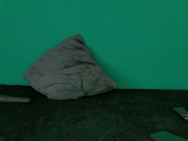 RoxanneJoy's BongaCams show and profile