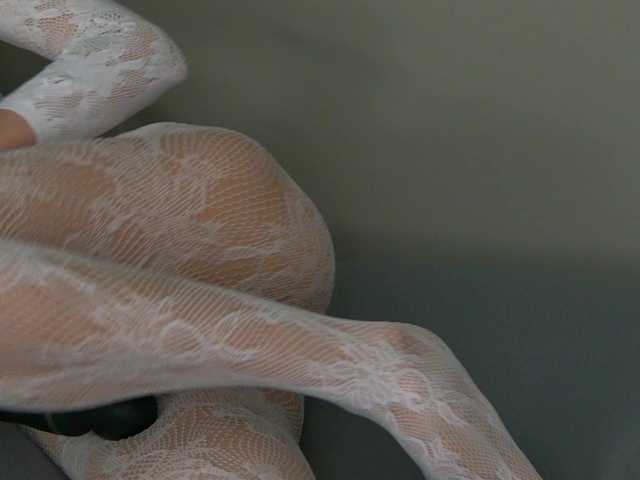 RoxanneJoy's BongaCams show and profile