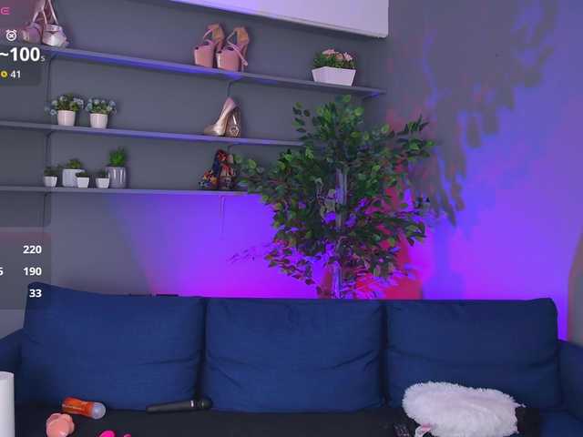 RoxanneJoy's BongaCams show and profile