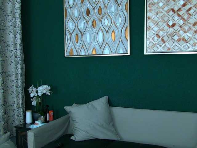 RoxanneJoy's BongaCams show and profile