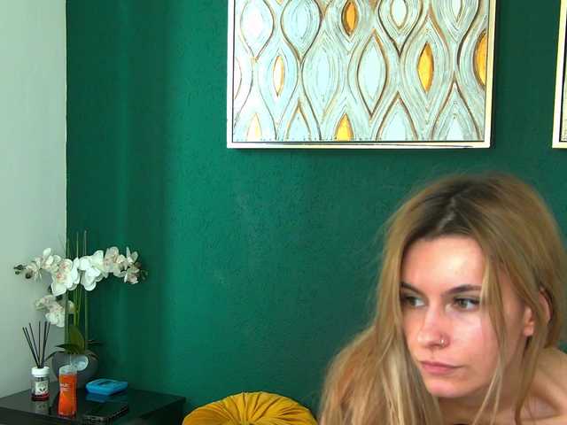 RoxanneJoy Live Cam on BongaCams