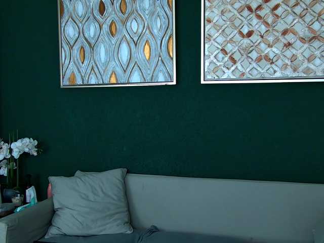 RoxanneJoy's BongaCams show and profile