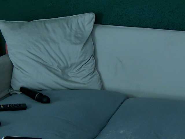 RoxanneJoy's BongaCams show and profile