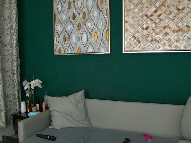 RoxanneJoy's BongaCams show and profile