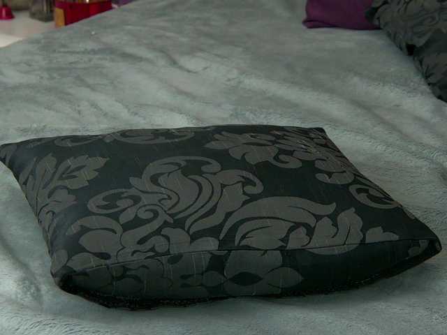 amelyjoyfull's BongaCams show and profile