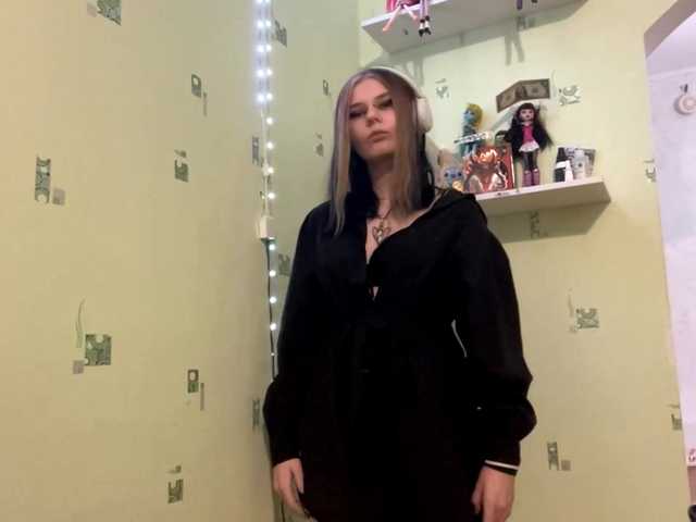 SIMONA-CHARON's BongaCams show and profile