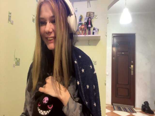 SIMONA-CHARON's BongaCams show and profile