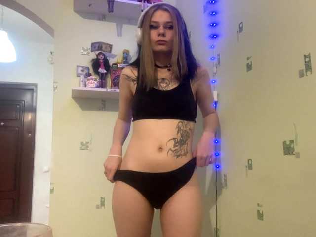 SIMONA-CHARON's BongaCams show and profile