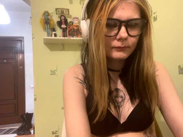 SIMONA-CHARON's BongaCams show and profile