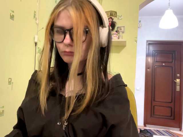 SIMONA-CHARON's BongaCams show and profile