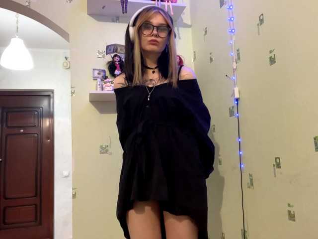 SIMONA-CHARON's BongaCams show and profile