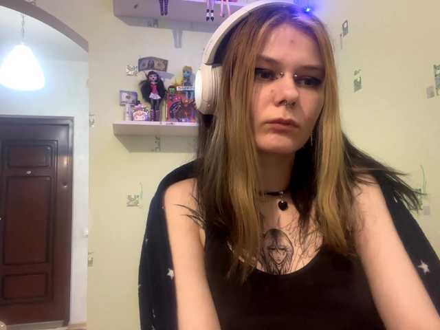 SIMONA-CHARON's BongaCams show and profile