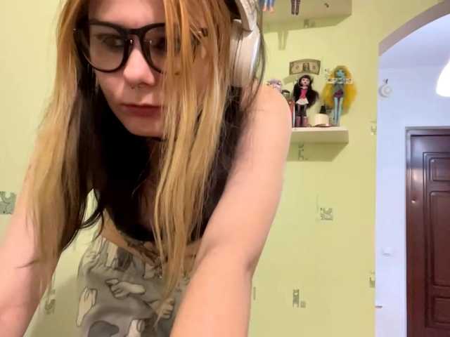 SIMONA-CHARON's BongaCams show and profile