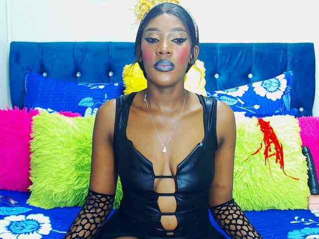 MissBoomOrBust webcam