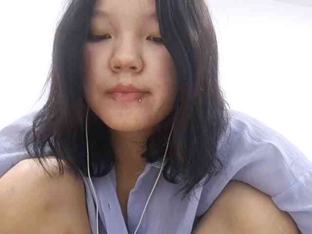 AdelaKessner Live Webcam on BongaCams