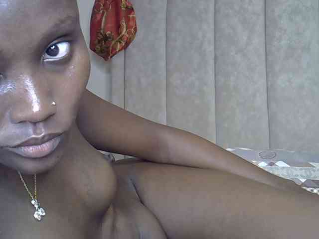 MellaninSasha Live Webcam on BongaCams