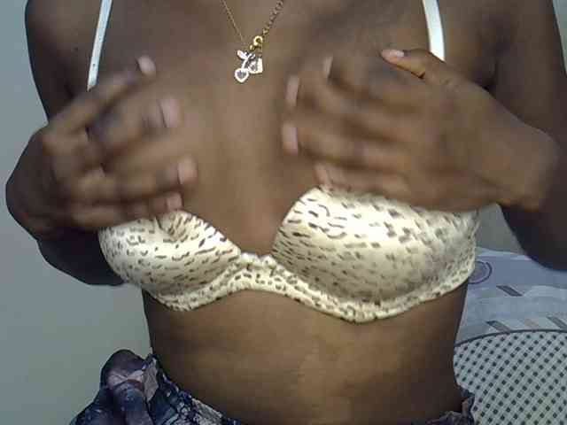 MellaninSasha Live Webcam on BongaCams