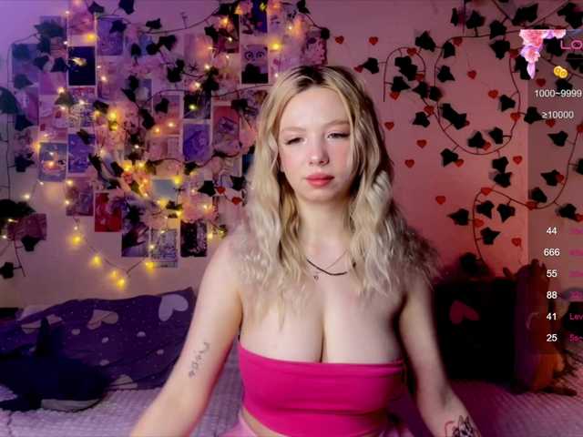 Mirabbella's BongaCams show and profile