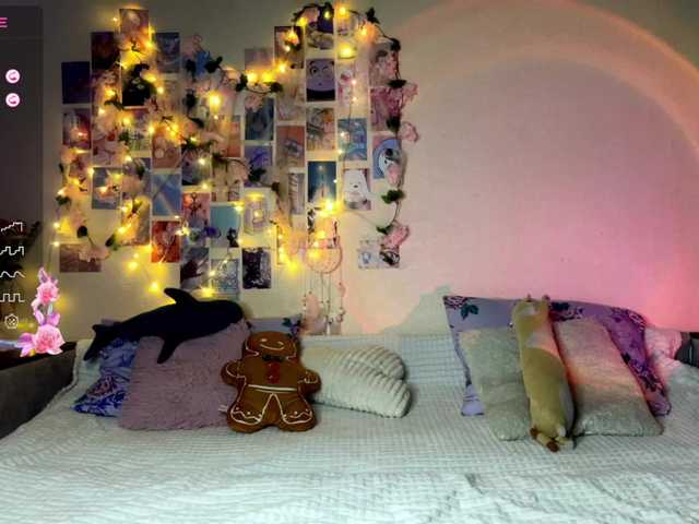 Mirabbella's BongaCams show and profile