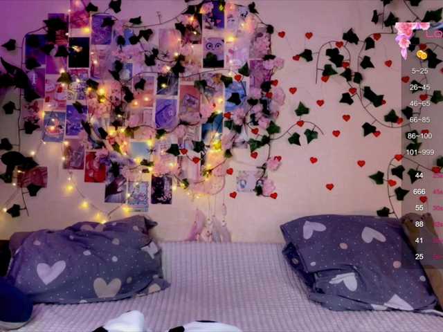 Mirabbella's BongaCams show and profile