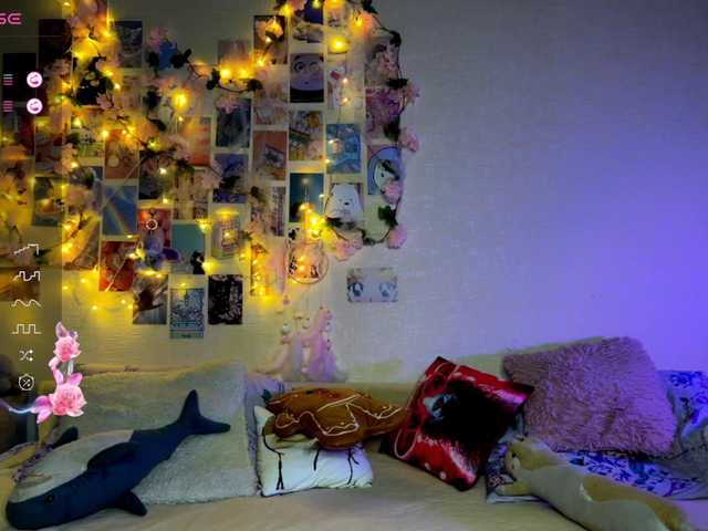 Mirabbella's BongaCams show and profile