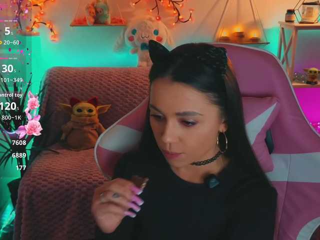 видео MaybeBabeTV