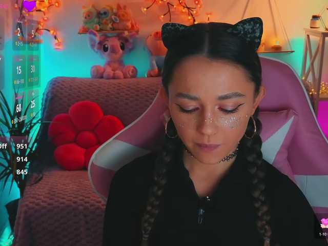 в попе у MaybeBabeTV