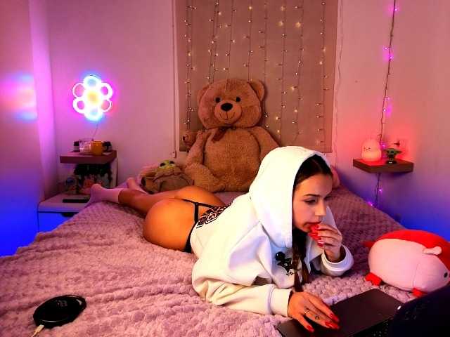  MaybeBabeTV chat room