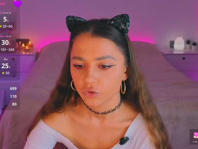 стрип от MaybeBabeTV