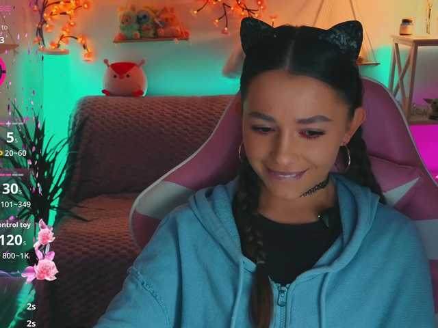 в попе у MaybeBabeTV