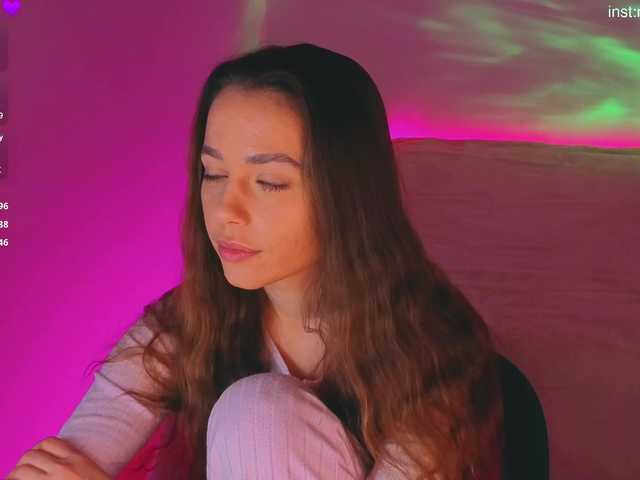 MaybeBabeTV's BongaCams show and profile