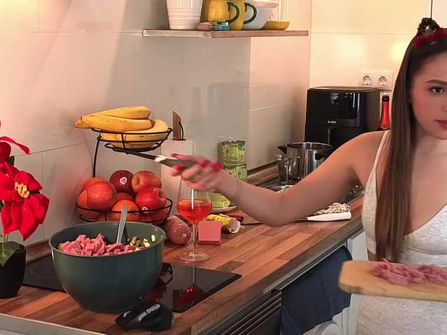 MaybeBabeTV's BongaCams show and profile