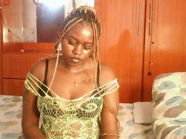 Mellifluous Live Webcam on BongaCams