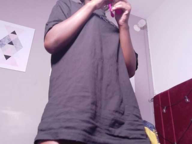 cutielittleebonyy's BongaCams show and profile