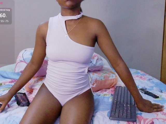 cutielittleebonyy's BongaCams show and profile