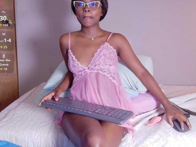 cutielittleebonyy's BongaCams show and profile