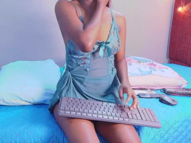 cutielittleebonyy's BongaCams show and profile