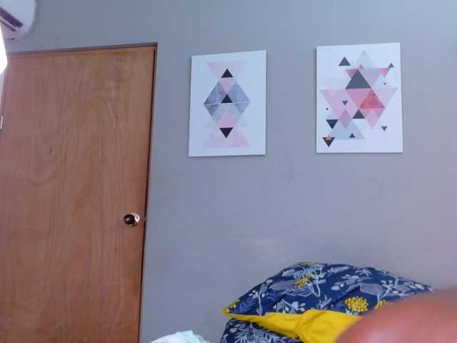 cutielittleebonyy's BongaCams show and profile