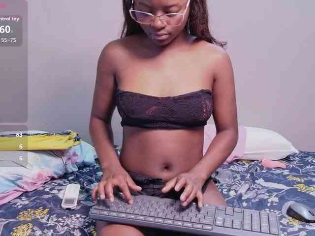 cutielittleebonyy webcam