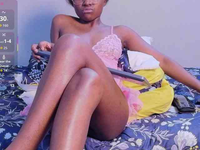 cutielittleebonyy cutielittleebonyy